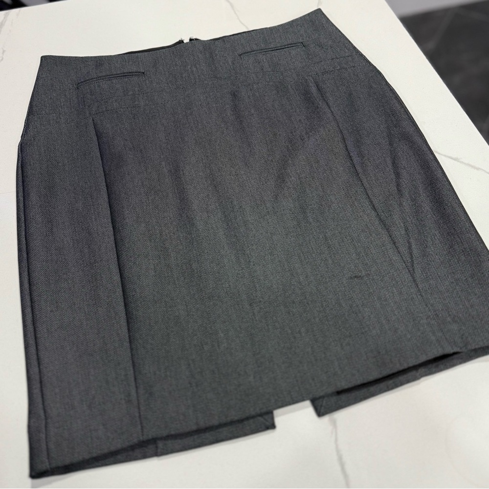 Express • Pencil Skirt with Slit